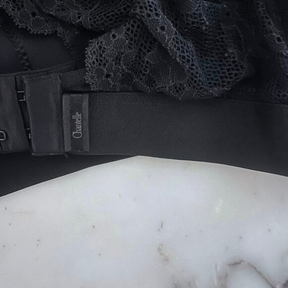 Chantelle Women’s Lace Racerback Black Bra Soft Cup No Underwire Large - Picture 5 of 6